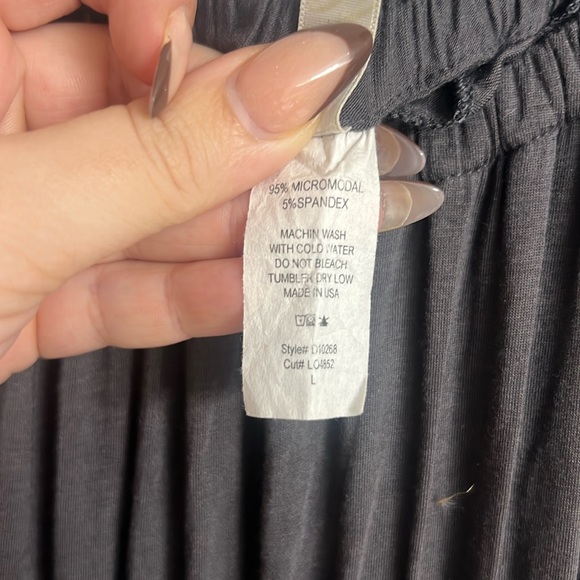 Boutique Dress - Picture 2 of 5